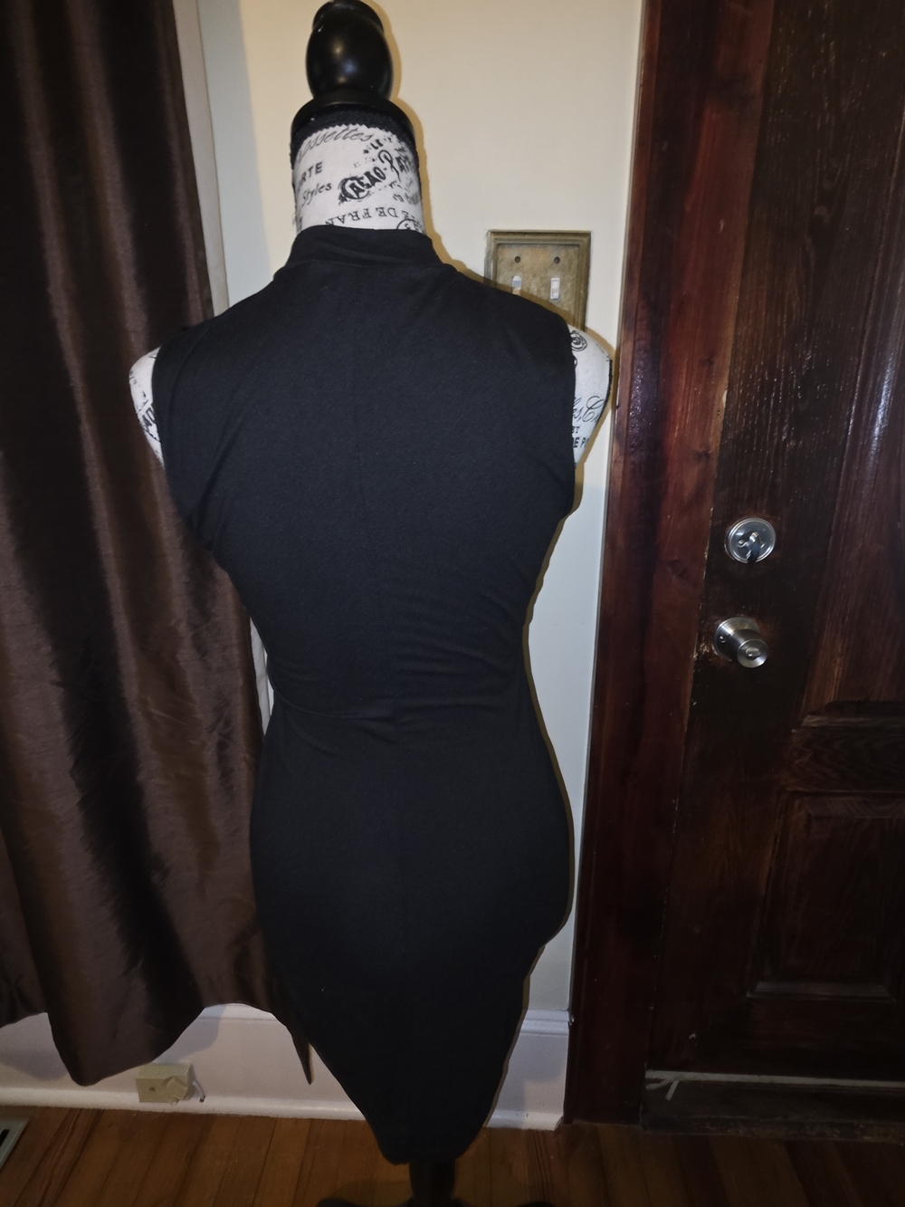 Women's Black Sleeveless Bodycon Dress